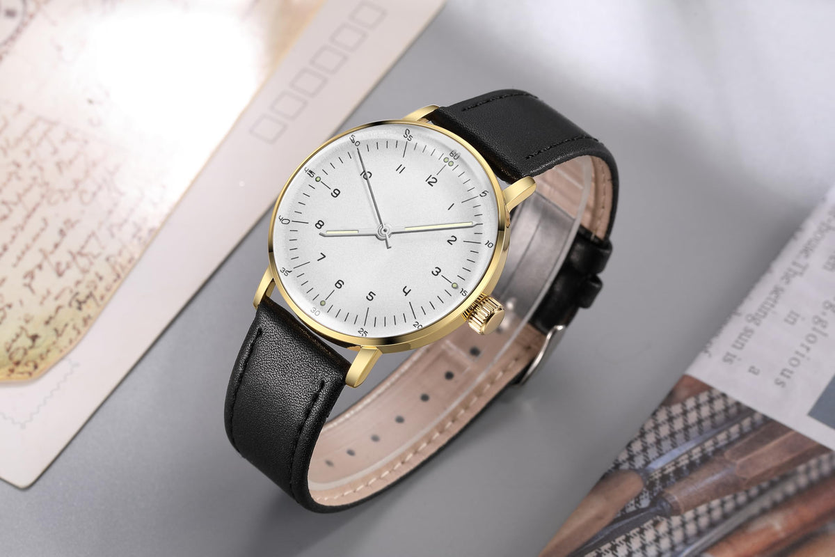 Vintage Mechanical Watch with Domed Glass and 40mm Case F7299