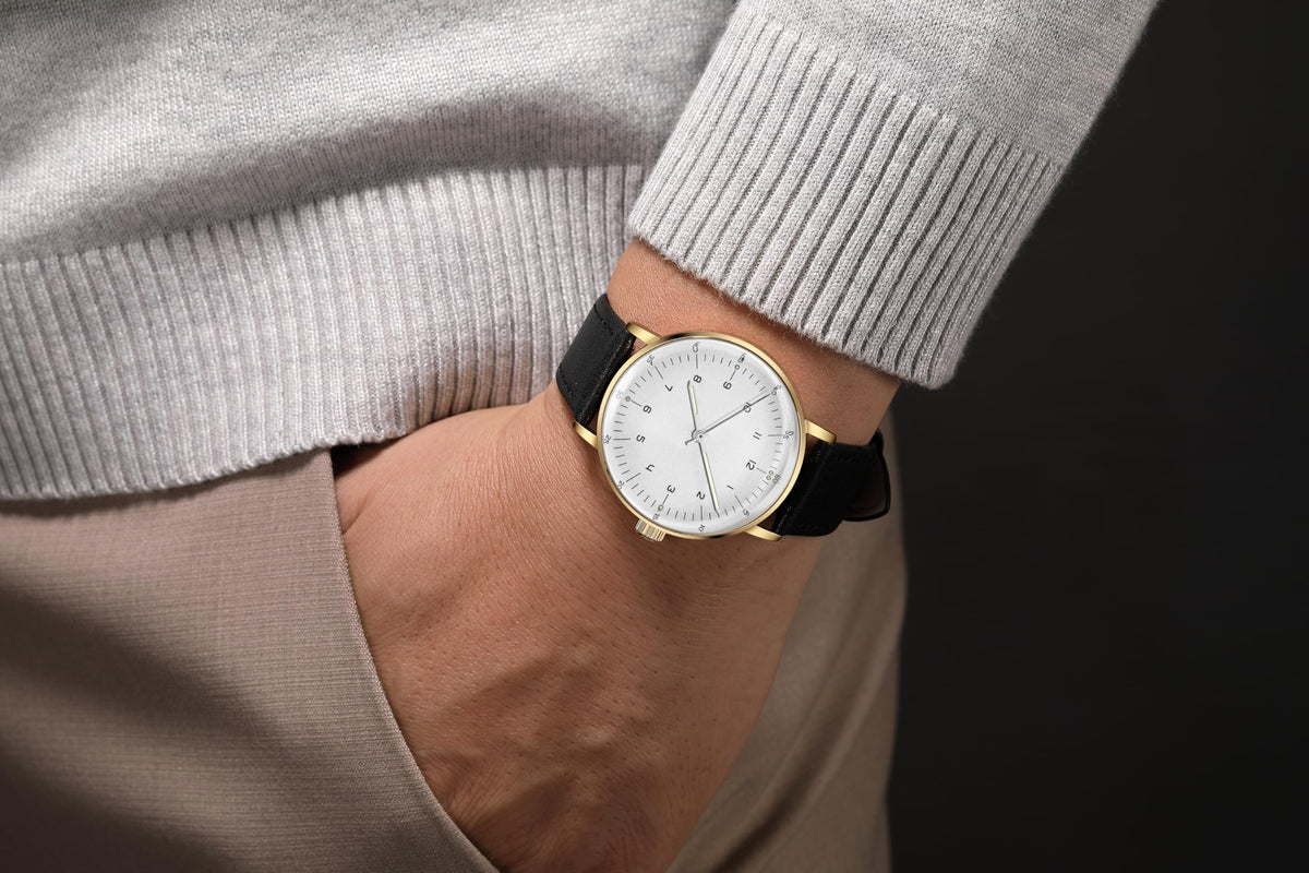 Vintage Mechanical Watch with Domed Glass and 40mm Case F7299