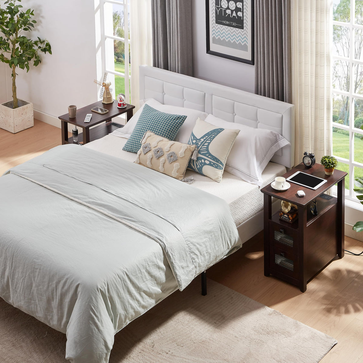 XXL End Table with Charging Station J3023