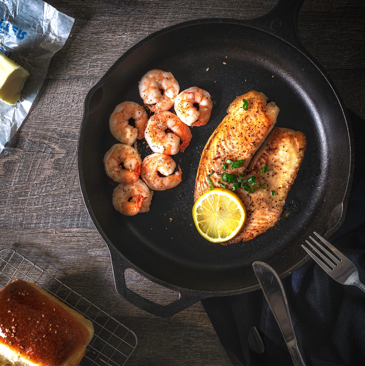 Cast Iron Skillet 10 Inch with Lid Black M2914
